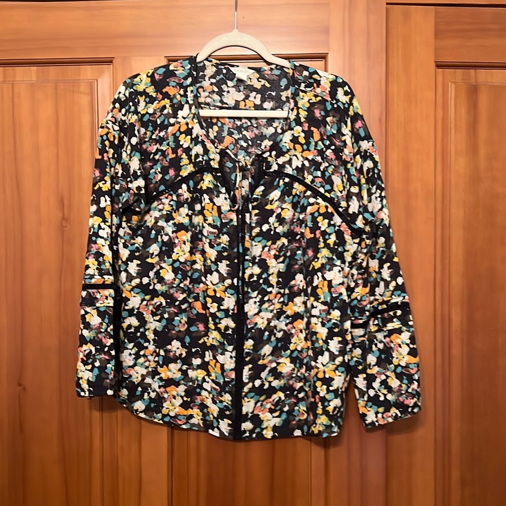 Pretty spring blouse by Caslon